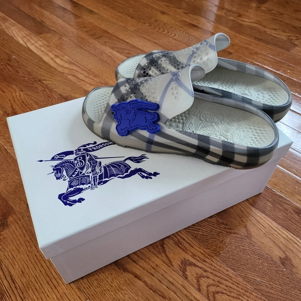 Burberry Gray Plaid Slide Sandals sabartea.com display picture 1